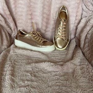 Steve Madden tennis shoes